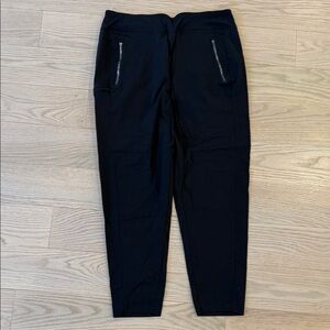 Athleta Black Cropped Tapered Active Pants with Zip Pockets